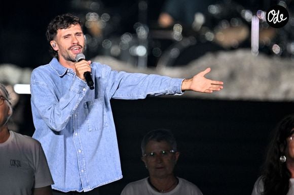 Clement Albertini durant Corsu Mezu Mezu, le concert emmené par Patrick Fiori qui a eu lieu au stade Orange Vélodrome à Marseille, le 22 mai 2026, diffusé le 28 août sur France 3.. © Bruno Bebert/Bestimage