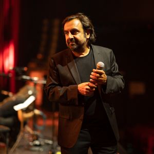 André Manoukian - Concert solidaire au profit des enfants de la guerre "Ensemble" à l'Olympia à Paris le 4 juillet 2022. 

© Anthony Mkrtchian via Bestimage