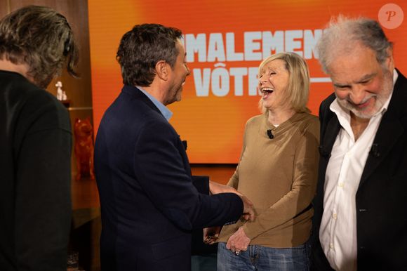 Pour évoquer leur passion pour les animaux

Exclusif - Bernard Montiel, Raphaël Mezrah, Oli. avec Chantal Ladesou et Eric Baratay invités, et Olivia la juriste sur plateau de l'émission "Animalement Vôtre" présentée par Bernard Montiel et diffusée le 8 février 2026 sur France 3, à Paris, France, le 12 janvier 2026. © Julien Sarkissian/Bestimage