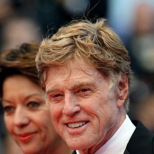 Ce mardi 16 septembre 2025, les équipes du "New York Times" ont annoncé la mort de Robert Redford.

Robert Redford et sa femme Sibylle Szaggars - Montee des marches du film "All is lost" lors du 66eme festival du film de Cannes. Le 22 mai 2013 © BORDE-MOREAU / BESTIMAGE