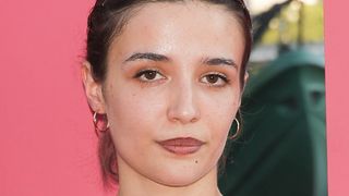 Carmen Kassovitz s'offre une rare sortie : un style "effortless" et le portrait craché de ses célèbres parents Mathieu Kassovitz et Julie Mauduech