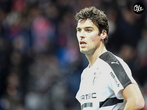 Il est à la tête de YO IMAGE, spécialisée dans la communication et les relations publiques.

Yoann Gourcuff  lors du match Psg-Rennes au Parc des Princes à Paris le 6 novembre 2016. © Pierre Perusseau/Bestimage