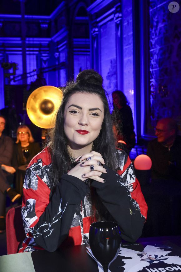 C'est donc le début d'une guerre judiciaire entre les deux ex-amoureuses

Exclusif - Hoshi - Enregistrement de l'émission "L'Invitation", présentée par B.Montiel et diffusée le 29 décembre sur Olympia TV
© Jack Tribeca / Bestimage