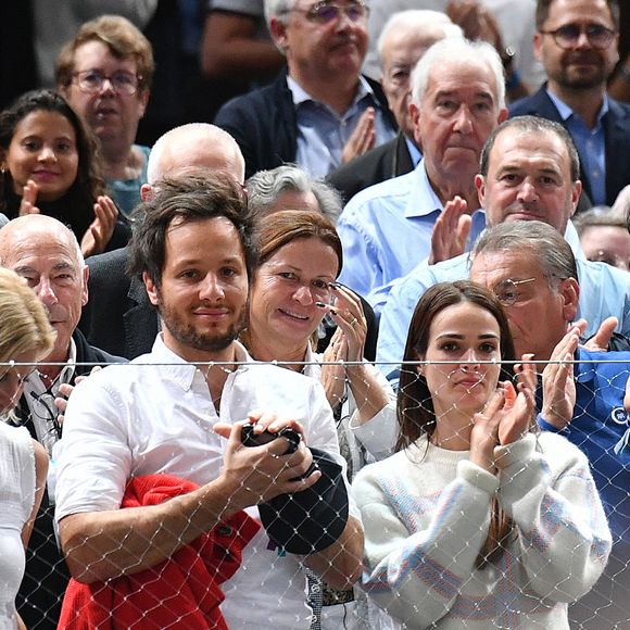 Vianney et sa femme Catherine Robert - People en tribune lors du tournoi de tennis "Rolex Paris Masters 2022" à Bercy AccorHotels Arena à Paris le 2 novembre 2022. © Veeren/Bestimage