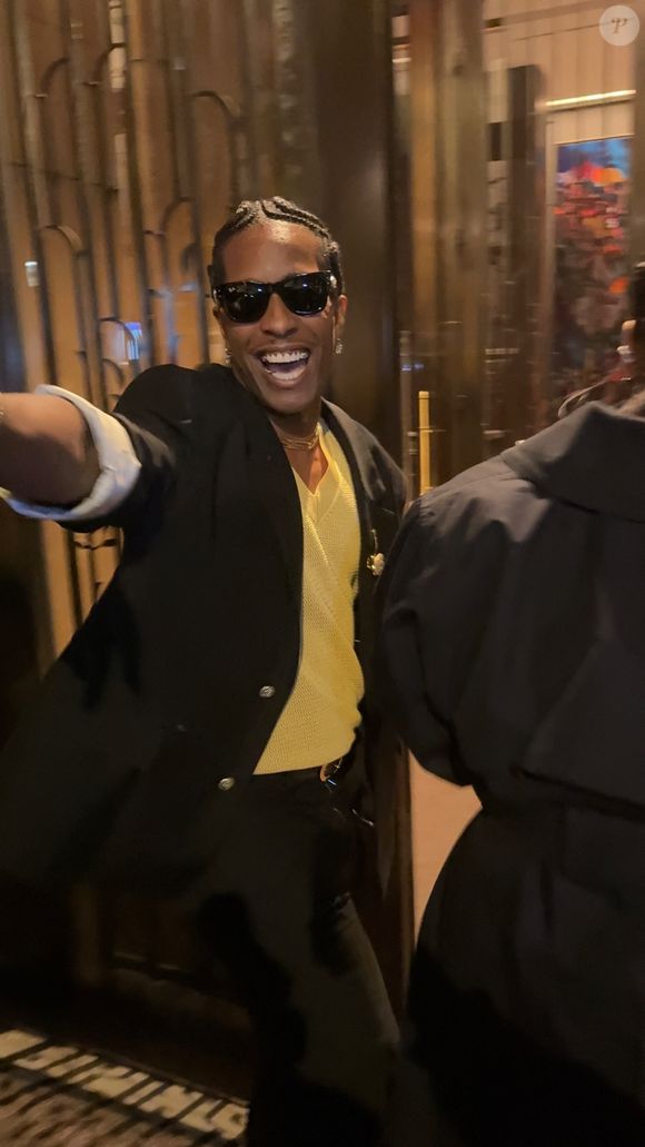 New York, NY – À l’issue des CFDA Fashion Awards 2025, Rihanna et A$AP Rocky ont été aperçus se rendant dîner au restaurant italien haut de gamme ALBA à New York, pour célébrer la victoire de Rocky, qui a reçu le Fashion Icon Award.

Backgrid USA / Bestimage