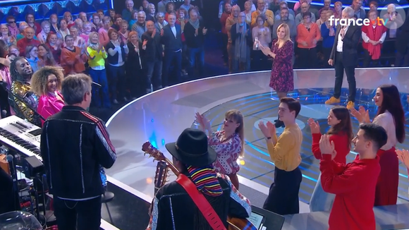 Nagui annonce le départ du musicien Fabrice dans "N'oubliez pas les paroles".