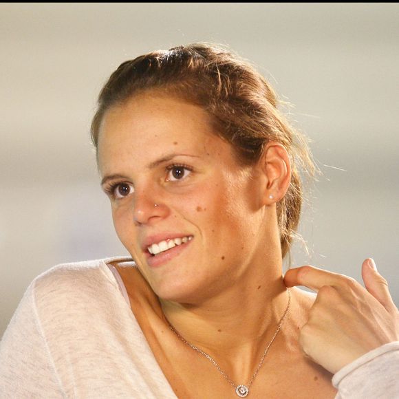 "C’est sur la rupture en général, après c’est ma rupture à moi, que j’ai vécue. Dans cette chanson, je parle de comment j’ai expliqué à mes enfants, comment la vie allait changer" 

Laure Manaudou à Mulhouse DOMINIQUE JACOVIDES / BESTIMAGE