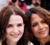 Il est présidé par l'actrice française Juliette Binoche
La présidente du jury Juliette Binoche, Halle Berry - Photocall du jury des longs métrages lors du 78ème Festival International du Film de Cannes, le 13 mai 2025.
© Jacovides / Moreau / Bestimage