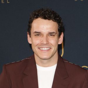 Théo Curin - Photocall de la 30ème cérémonie des Lauriers de l'audiovisuel au théâtre Marigny à Paris le 24 février 2025. © Coadic Guirec/Bestimage