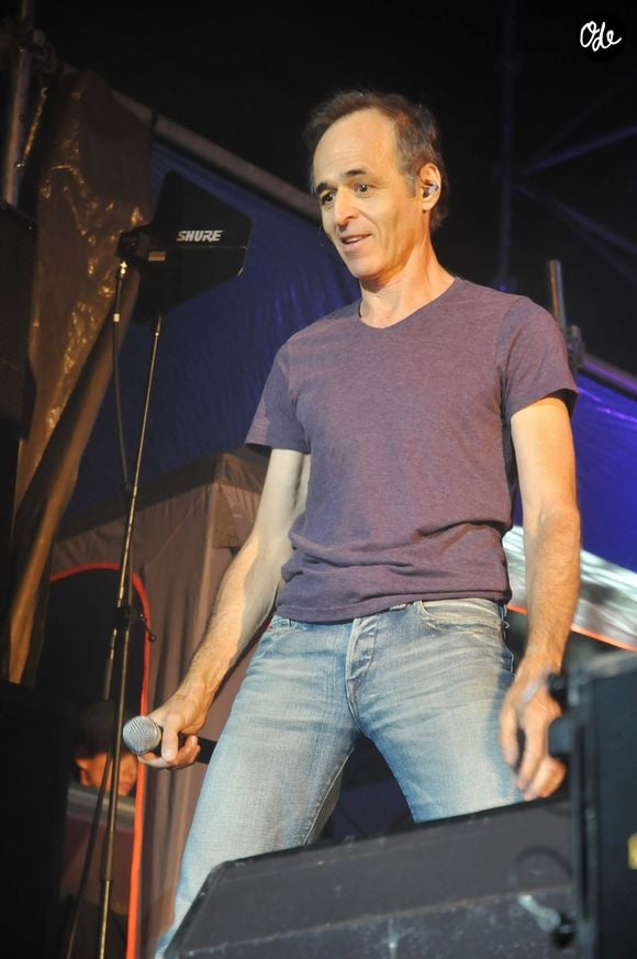 Exclusif - Jean-Jacques Goldman - Vente aux enchères à l'occasion du 20ème anniversaire du spectacle "Les Vendanges du Coeur" à Ouveillan, près de Narbonne (Aude) au profit des "Restos du Coeur" le 20 juillet 2014.