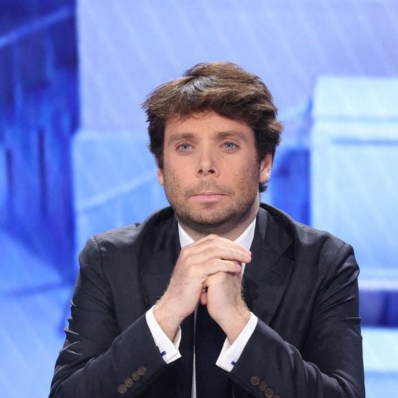 Le journaliste Benjamin Duhamel serait pressenti pour prendre la relève de Sonia Devillers à la présentation de l’interview de 7h50 de France Inter.

Benjamin Duhamel lors de l'émission pour le second tour des élections législatives organisée par la chaîne de télévision française BFMTV à Paris. Photo by Jerome Domine/ABACAPRESS.COM