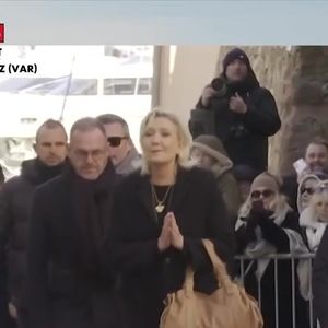 Marine Le Pen aux obsèques de Brigitte Bardot. Le 7 janvier 2026 à Saint-Tropez.