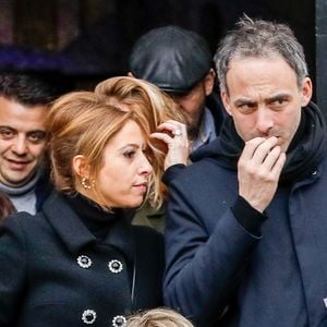 Léa Salamé et son compagnon Raphaël Glucksmann - Obsèques de Sébastien Demorand à la Coupole du crématorium du cimetière du Père-Lachaise à Paris, France, le 31 janvier 2020.