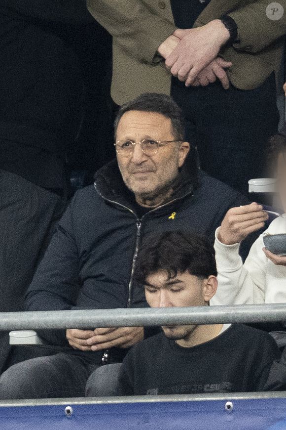 Arthur - Célébrités dans les tribunes du quart de finale de la Ligue des Nations de l'UEFA 2025 "France - Croatie (2-0 / tab 5-4)" au Stade de France à Saint-Denis le 23 mars 2025. © Cyril Moreau/Bestimage