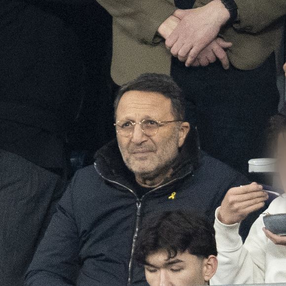 Arthur - Célébrités dans les tribunes du quart de finale de la Ligue des Nations de l'UEFA 2025 "France - Croatie (2-0 / tab 5-4)" au Stade de France à Saint-Denis le 23 mars 2025. © Cyril Moreau/Bestimage