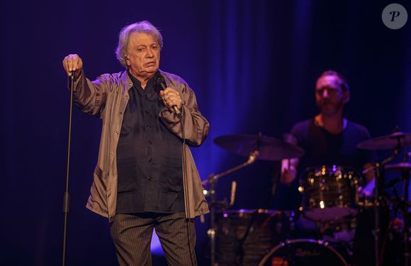 Exclusif - Hervé Vilard en concert au Théâtre Sébastopol à Lille. Le 10 avril 2024