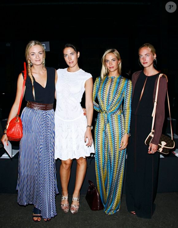 Virginie, Claire, Prisca et Jenna, héritières de l'empire de la marque française de cosmétiques Clarins, font l'objet de nombreux articles.

Virginie Clarins, Prisca Clarins, Jenna Clarins et Claire Courtin-Clarins posent au premier rang du défilé Prabal Gurung au Pier 57 lors de la MBFW printemps/été 2013 à New York City, NY, USA, le 8 septembre 2012. Photo by Donna Ward/ABACAPRESS.COM