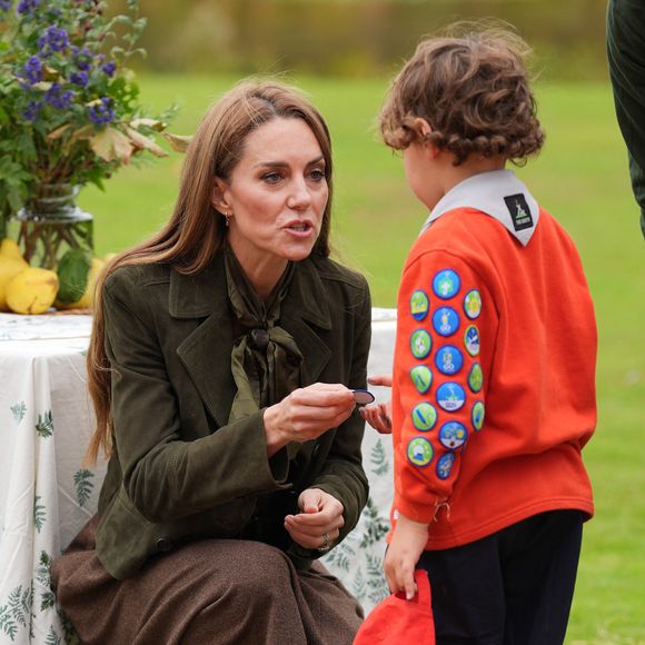 Le neveu de Kate Middleton, Inigo, a fêté son 2ème anniversaire.

Catherine (Kate) Middleton, princesse de Galles et la Première dame des Etats-Unis Melania Trump rencontrent les membres du programme Écureuils des Scouts dans les jardins du domaine de Frogmore à Windsor