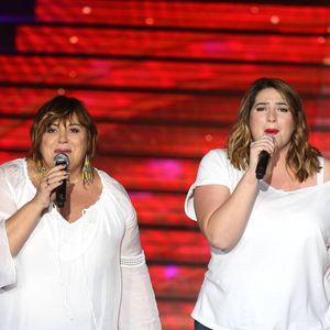 Michèle Bernier et sa fille Charlotte Gaccio - Enregistrement de l'émission "Tous au Lido pour le Sidaction", qui sera diffusée le 2 avril sur France 2, à Paris. Le 21 mars 2016
© Jacovides-Moreau / Bestimage