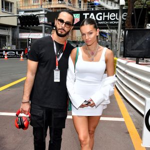 Benjamin Attal a réagi à la publication de son épouse avec un simple "Je t’aime ❤️💍".

Thylane Blondeau et son fiancé Benjamin Attal lors du Grand Prix de Monaco 2022 de F1, à Monaco, le 29 mai 2022. © Bruno Bebert/Bestimage