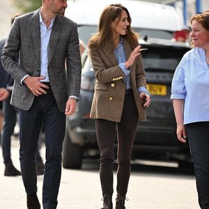 Le prince William, prince de Galles, et Catherine (Kate) Middleton, princesse de Galles, duc et duchesse de Rothesay, visitent la ville de Tobermory en Ecosse, Royaume Uni, le 29 avril 2025. © Backgrid UK/Bestimage