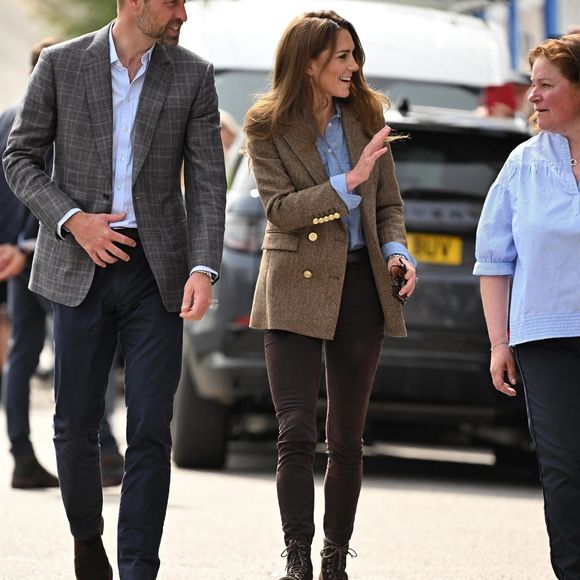 Le prince William, prince de Galles, et Catherine (Kate) Middleton, princesse de Galles, duc et duchesse de Rothesay, visitent la ville de Tobermory en Ecosse, Royaume Uni, le 29 avril 2025. © Backgrid UK/Bestimage