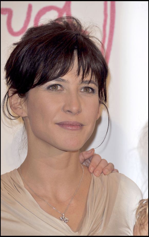 Sophie Marceau - Première du film "Lol" au cinéma Gaumont Marignan à Paris. Coadic Guirec / Bestimage