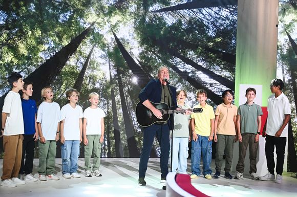 Exclusif - Garou - Enregistrement de l'émission Vivement dimanche au studio Rive Gauche, présentée par M.Drucker, diffusée le 07 septembre 2025 sur France 3.  © Guillaume Gaffiot / Bestimage