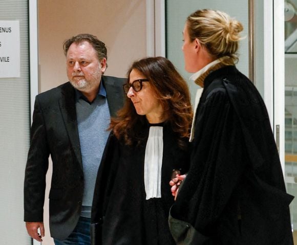 Christophe Ruggia et ses avocates, Orly Rezlan et Fanny Colin - C.Ruggia, accusé d'agressions sexuelles sur mineures, dont l'actrice A.Haenel alors âgée entre 12 et 14 ans au moment des faits, comparaît devant le tribunal correctionnel de Paris, le 9 décembre 2024.