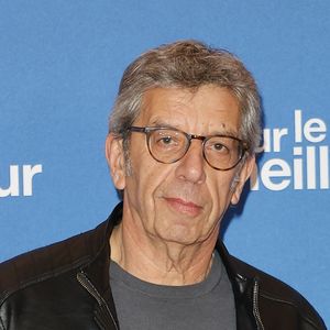 Le médecin se réjouit toutefois de constater que leur complicité se renforce au fil des rencontres.

Michel Cymes - Première du film "Pour le Meilleur" au Grand Rex à Paris le 20 avril 2026. © Coadic Guirec/Bestimage