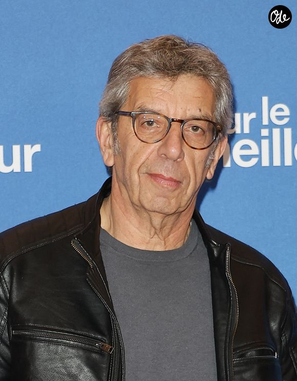 Le médecin se réjouit toutefois de constater que leur complicité se renforce au fil des rencontres.

Michel Cymes - Première du film "Pour le Meilleur" au Grand Rex à Paris le 20 avril 2026. © Coadic Guirec/Bestimage