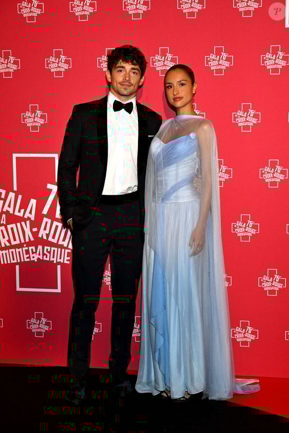 Charles Leclerc et sa compagne Alexandra Saint Mleux - 76ème Bal de la Croix Rouge dans la salle des Etoiles à Monaco le 12 juillet 2025. © Bruno Bebert/Bestimage