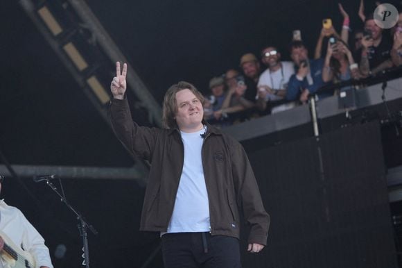 Lewis Capaldi était ému pour son grand retour

Lewis Capaldi se produit sur la scène Pyramid lors du festival de Glastonbury à Worthy Farm dans le Somerset, au Royaume-Uni, le vendredi 27 juin 2025. Photo par Yui Mok/PA Wire/ABACAPRESS.COM