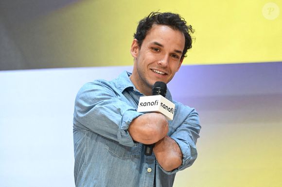 "Slam", diffusé sur France 3 et présenté par Théo Curin, va connaître un grand changement dès le samedi 6 septembre prochain.

Theo Curin, nageur français lors de la présentation de la voiture Mc Laren Racing pour les 24 Heures du Mans le 29 avril 2025 au siège de Sanofi. Photo by Tomas Stevens/ABACAPRESS.COM