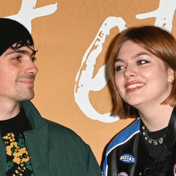 Florian Rossi et sa compagne Louane Emera - Avant-première du film "Cet été-là" au cinéma Pathé Wepler à Paris le 3 janvier 2022. © Coadic Guirec/Bestimage