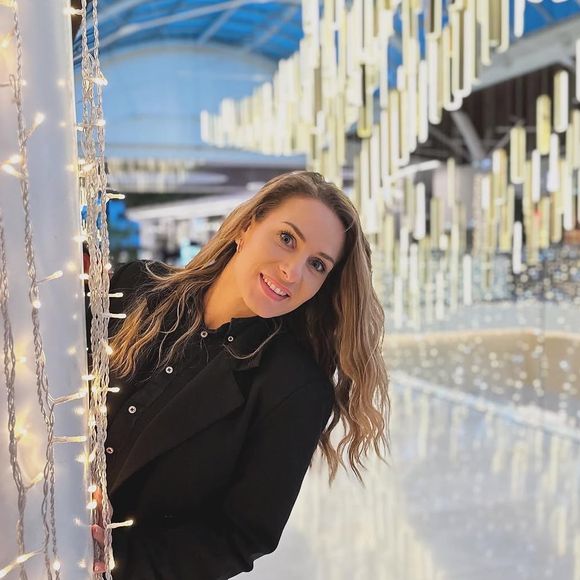 Camille Santoro a entamé un nouveau chapitre après sa séparation. Elle a racheté la maison de son père pour offrir un espace confortable à ses enfants.

Camille Santoro
Instagram @madame.santoro