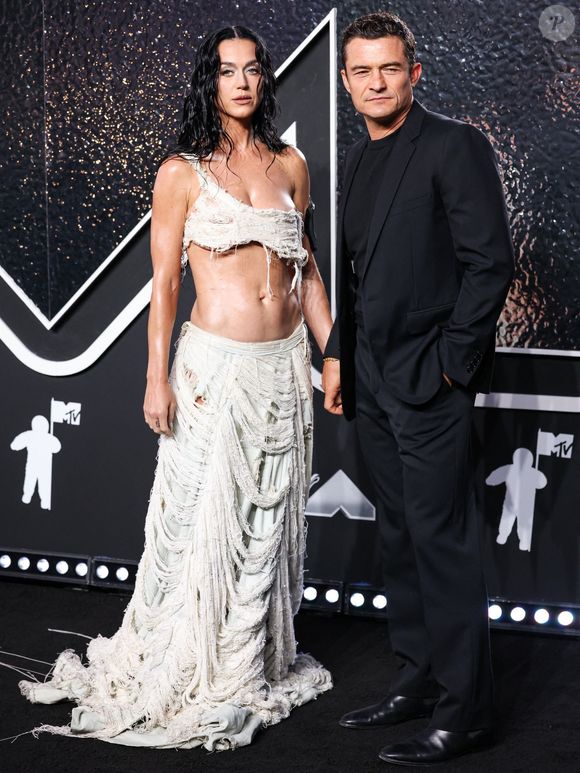 Il est également indiqué que leur priorité reste leur fille de cinq ans, Daisy Dove.

Katy Perry et Orlando Bloom au MTV Video Music Award à New York.

Photo : Backgrid USA / Bestimage