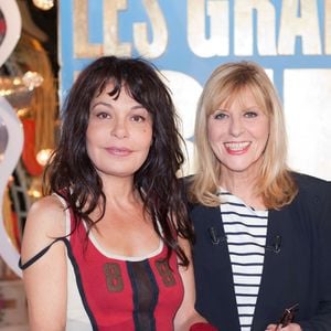 A cette occasion, Chantal Ladesou a raconté une anecdote sur son amie. 
Archives - Isabelle Mergault et Chantal Ladesou sur le plateau de l'émission "Les Grands du Rire" le 27 septembre 2012 à Paris - Isabelle Mergault, décédée à l'âge de 67 ans des suites d'un cancer, le 20 mars 2026. MPP / Bestimage