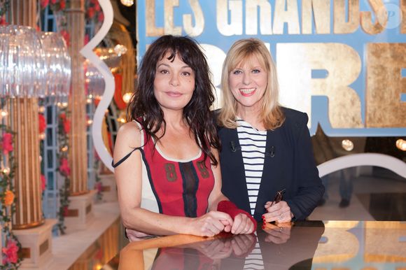 A cette occasion, Chantal Ladesou a raconté une anecdote sur son amie. 
Archives - Isabelle Mergault et Chantal Ladesou sur le plateau de l'émission "Les Grands du Rire" le 27 septembre 2012 à Paris - Isabelle Mergault, décédée à l'âge de 67 ans des suites d'un cancer, le 20 mars 2026. MPP / Bestimage