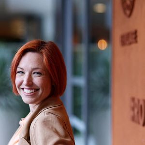 En effet, face à Léa Djadja, sur sa chaîne YouTube, la chanteuse a révélé avoir fait une dépression après le concours de chant européen.
Natasha St-Pier - Les célébrités au village lors des Internationaux de France de tennis de Roland Garros 2024 à Paris. Le 28 mai 2024. 
© Jacovides-Moreau / Bestimage
