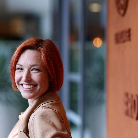 En effet, face à Léa Djadja, sur sa chaîne YouTube, la chanteuse a révélé avoir fait une dépression après le concours de chant européen.
Natasha St-Pier - Les célébrités au village lors des Internationaux de France de tennis de Roland Garros 2024 à Paris. Le 28 mai 2024. 
© Jacovides-Moreau / Bestimage
