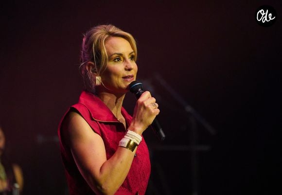 Lorsque les feux se sont déclarés, l'ancienne Miss France était justement en vacances dans les Landes avec sa famille et a été témoin de cette "vision apocalyptique".

Élodie Gossuin au Gala "Tous les talents chantent contre le cancer" aux Folies Bergères à Paris le 8 juin 2026. 

© Anne-Sophie Guebey / Bestimage