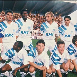 Pascal Olmeta Bernard Casoni Marcel Desailly Rudy Völler Manuel Amoros Basile Boli Abedi Pelé Jean-Philippe Durand Didier Deschamps Alen Bokšić Martin Vásquez à l'Olympique de Marseille goal gardien de but sport football plan large équipe