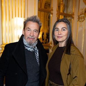 Papa d’Inca et d’Aël, Florent Pagny a de quoi être fier. 

Azucena Caamaño, Florent Pagny - Cérémonie de la remise de la médaille de chevalier de l'ordre des arts et des lettres à Alexandre Kirchhoff, PDG du label Capitol Music France par R.Dati au Ministère de la Culture à Paris
Cyril Moreau / Bestimage
