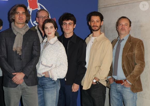 Dimitri Rassam, Anamaria Vartolomei, Julien de Saint Jean, Pierre Niney et Patrick Mille - Le "César des Lycéens 2025" a été remis, au sein du Grand Amphithéâtre de la Sorbonne, au film "Le Comte de Monte-Cristo" réalisé par M. Delaporte et A. de La Patellière, produit par D. Rassam et J. Seydoux, Paris le 26 mars 2025. © Coadic Guirec/Bestimage