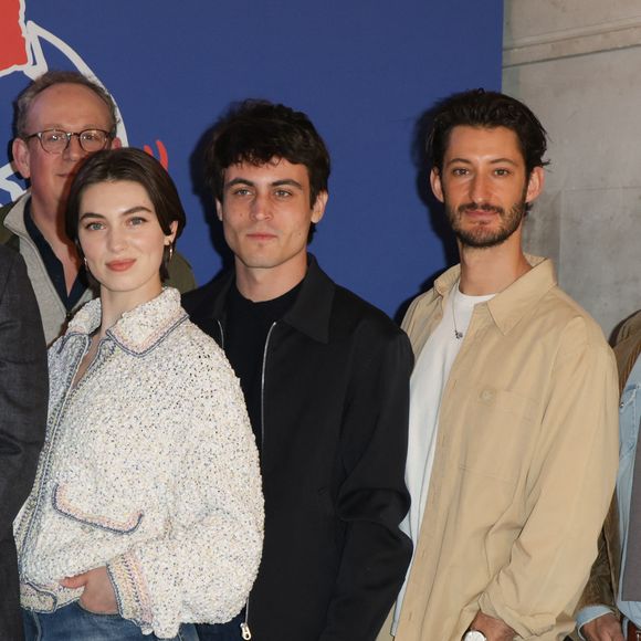 Dimitri Rassam, Anamaria Vartolomei, Julien de Saint Jean, Pierre Niney et Patrick Mille - Le "César des Lycéens 2025" a été remis, au sein du Grand Amphithéâtre de la Sorbonne, au film "Le Comte de Monte-Cristo" réalisé par M. Delaporte et A. de La Patellière, produit par D. Rassam et J. Seydoux, Paris le 26 mars 2025. © Coadic Guirec/Bestimage
