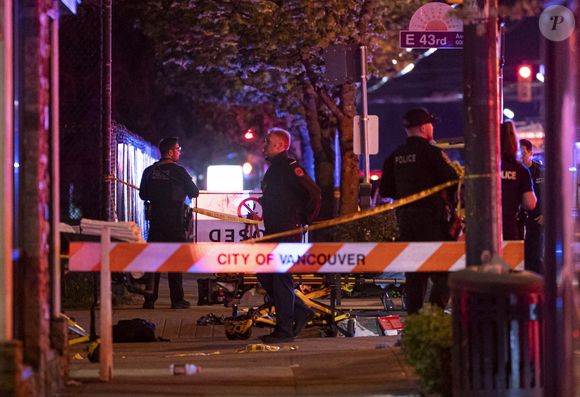 La police de Vancouver sécurise la scène où une voiture a foncé dans la foule au festival Lapu Lapu à Vancouver, Canada, le samedi 26 avril 2025. Photo par Rich Lam/CP/ABACAPRESS.COM