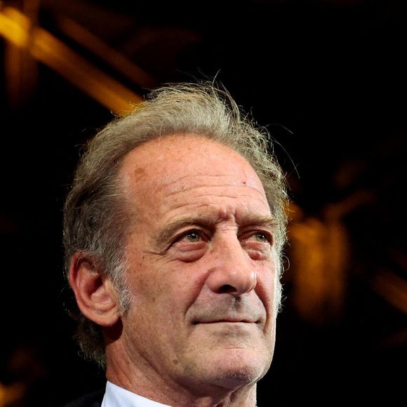 Vincent Lindon - Pour la séance de clôture de la 16ème édition du Festival Lumière de Lyon, un hommage tout particulier a été rendu à l'acteur Alain Delon en projetant "Plein Soleil" de René Clément. Pour l'occasion Vincent Lindon a prononcé un discours en présence de Anthony Delon, qui, sous le coup de l'émotion, a fondu en larmes pendant l'évocation de son père. C'est la première fois, depuis sa disparition, qu'un hommage était rendu en public à Alain Delon,  au Halle Tony Garnier, à Lyon, France, le 20 octobre 2024. © Dominique Jacovides/Bestimage