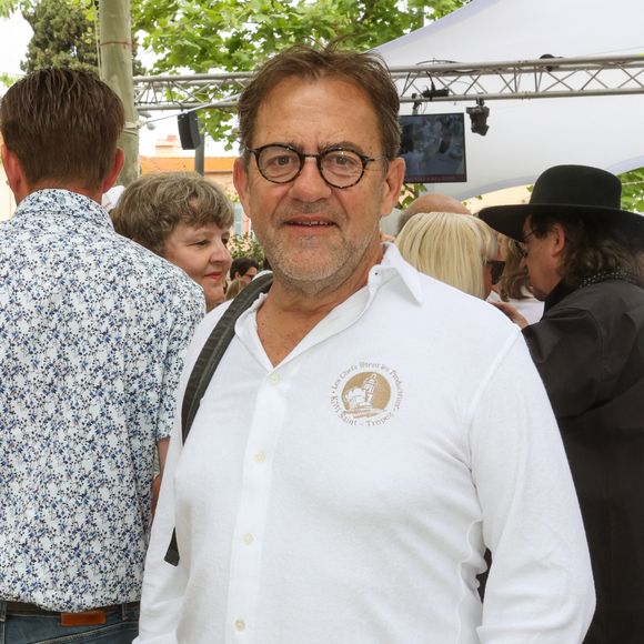 Inauguration de la 5e édition,  les Chefs et les producteurs se retrouvent sur la place des Lices à Saint-Tropez, le 3 mai 2025. Le chef Michel Sarran. ©Jean-Marc Lhomer / Bestimage.
