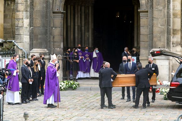 Paul Belmondo, Florence Belmondo, Stella Belmondo, Annabelle Belmondo, Victor et Alessandro Belmondo - Obsèques de Jean-Paul Belmondo en l'église Saint-Germain-des-Prés, à Paris le 10 septembre 2021. © Dominique Jacovides / Bestimage